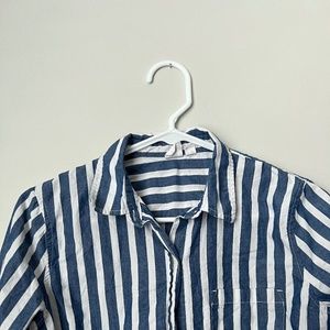 Gap White Blue Button Down Shirt